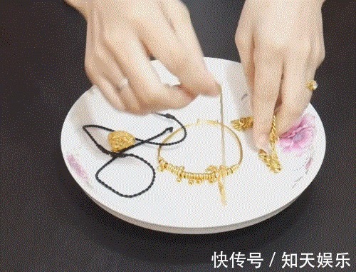 金银首饰不管多脏,用它泡一泡,变得光闪透亮