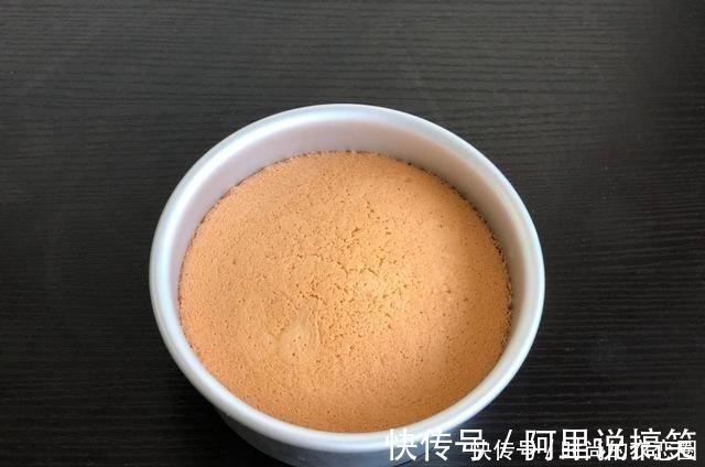 自用海绵蛋糕配方大公开，全蛋打发零失败，如戚风蛋糕般柔软绵密