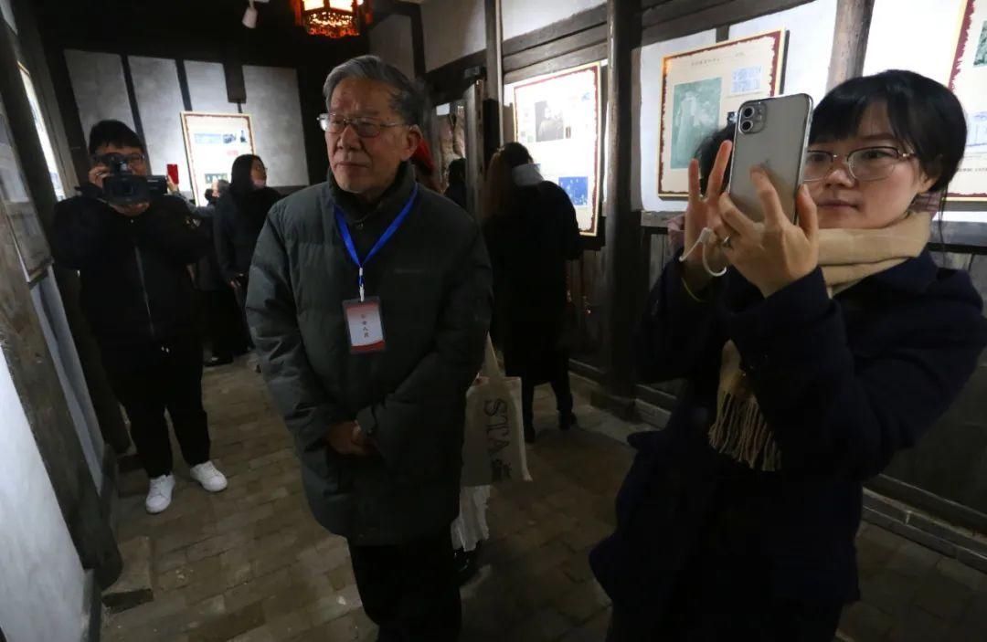  艺术|60余名艺术专家学者在我市参观