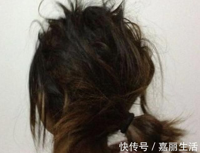 李梅|坐月子堪比“坐关”,宝妈出关时的发型辣眼睛,宝爸想退货