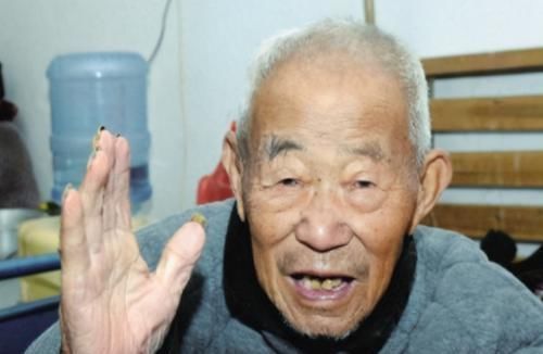 秘诀|107岁老人,年轻像57岁,长寿秘诀不是少吃肉,而是3件事