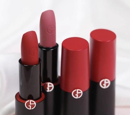 不想买太贵的口红？不如试试这几款好用的热门显白口红吧！