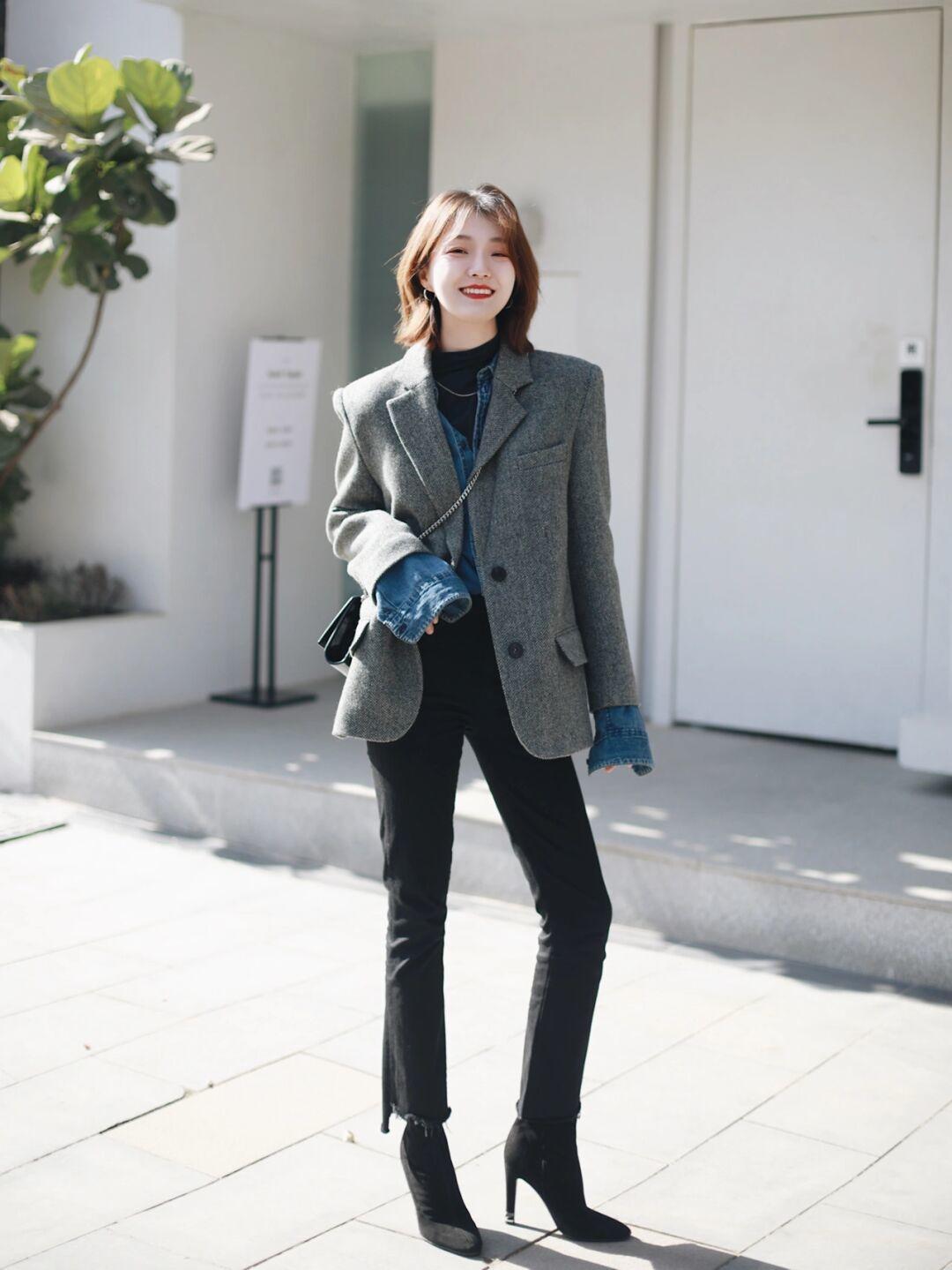 毛衣|圣诞节穿什么?我都为你搭配好了,红色毛衣+格子半身裙,浓浓的氛围感!