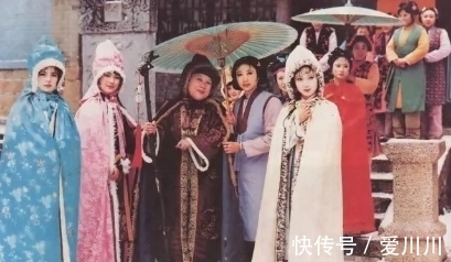 石头记@到底啥是红楼梦?作者用了无数个书名去诠释,却没人看懂