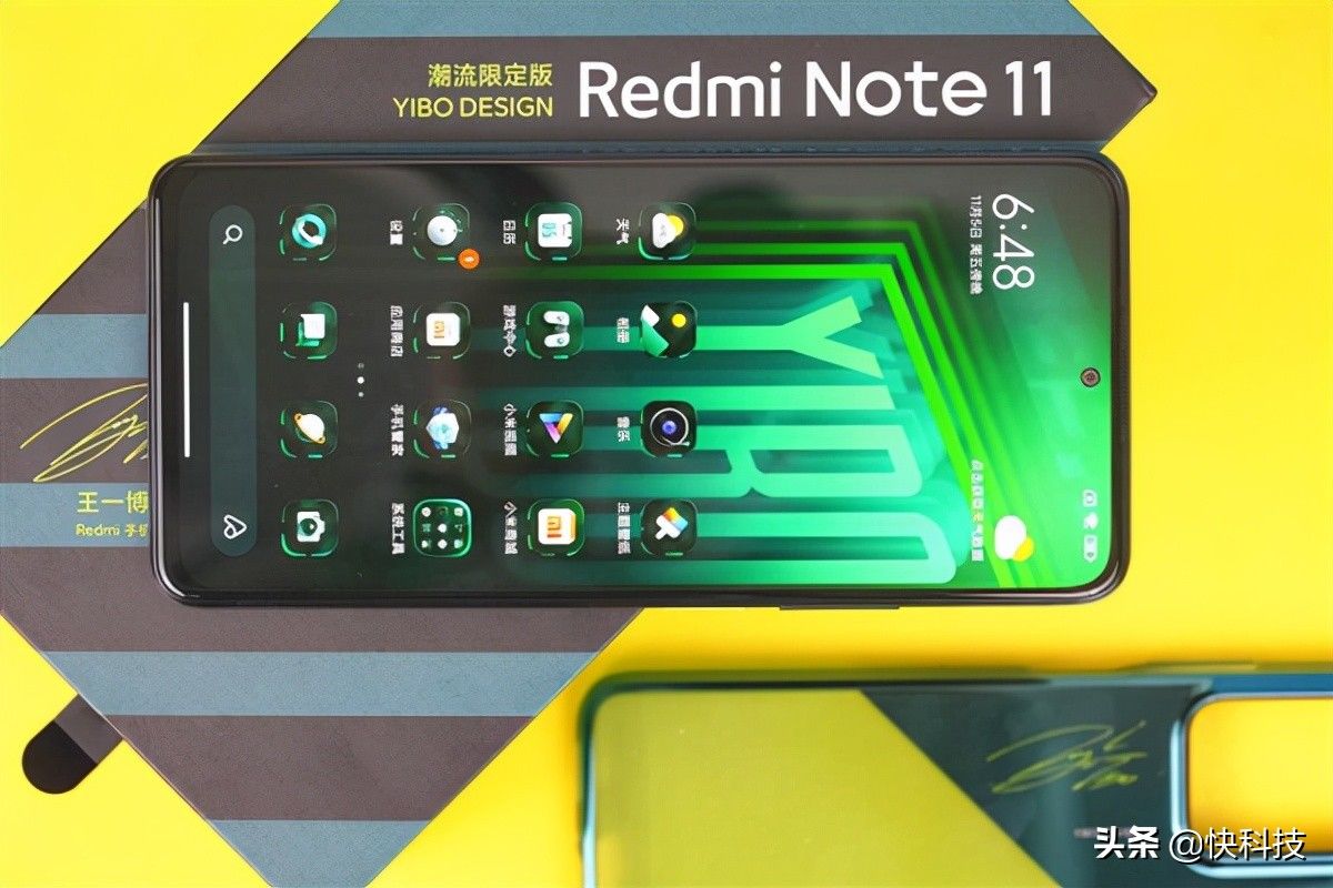 开箱|3D悬浮Logo吸睛！Redmi Note 11潮流限定版开箱图赏