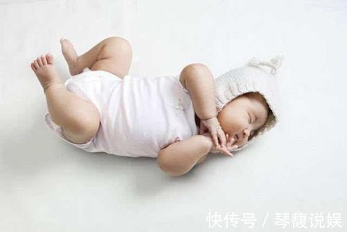 胀气|宝宝喜欢蹬腿是好事3种情况妈妈要注意,别忽视宝宝的健康