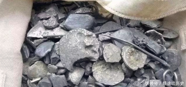 这才是古代的银子,表面布满牙印和污垢,给你都嫌脏