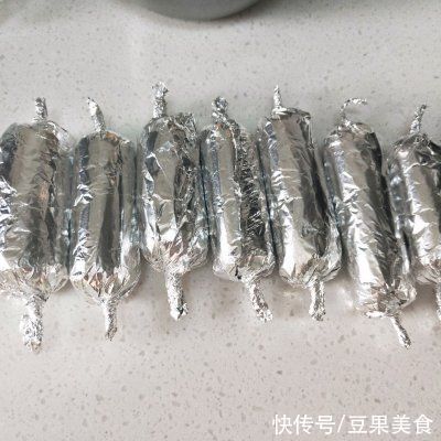 自制|超经典的自制肉肠在家也能做
