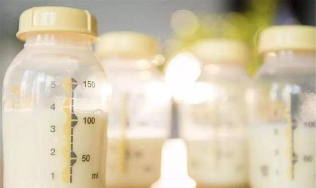 冻乳汁怎么给宝宝喝?挤奶、储存、解冻都有学问,很多妈妈犯错