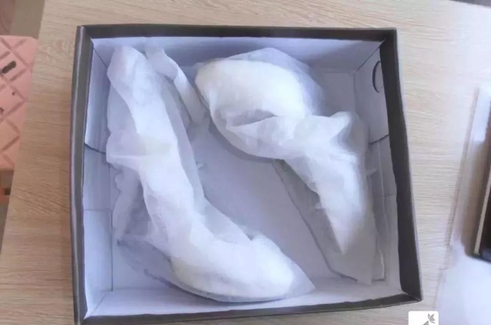 鞋盒 买鞋子时,鞋子里“那团纸”一定要留下来,别扔掉了,快看看!