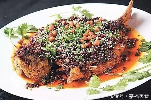 简单家常菜:上汤娃娃菜,酱汁鱼,蒜炒腊肉,黔味锅巴鱼的做法