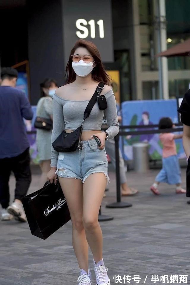 高腰 温柔有质感的打底裤穿搭,利落又不乏活力感,非常迷人!