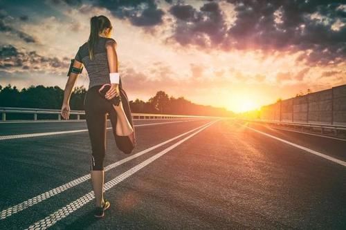 这样的话|每天晨跑时坚持做到“2忌、1宜”，可能会越跑越健康