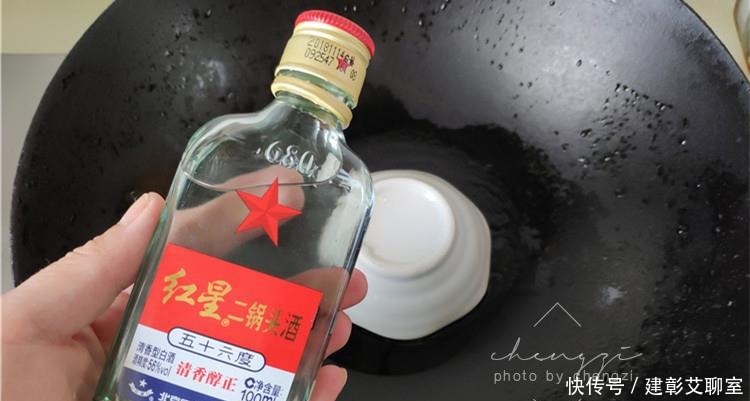 真鲜|螃蟹别傻傻只会用清水蒸,学会老渔民这1招,营养不流失,真鲜!