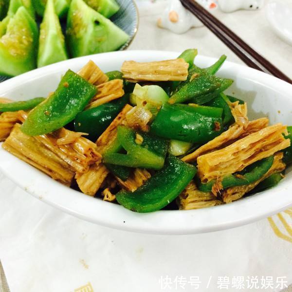 唇齿|腐竹此做法，色泽动人，唇齿留香，做法简单易学，味道一吃就爱