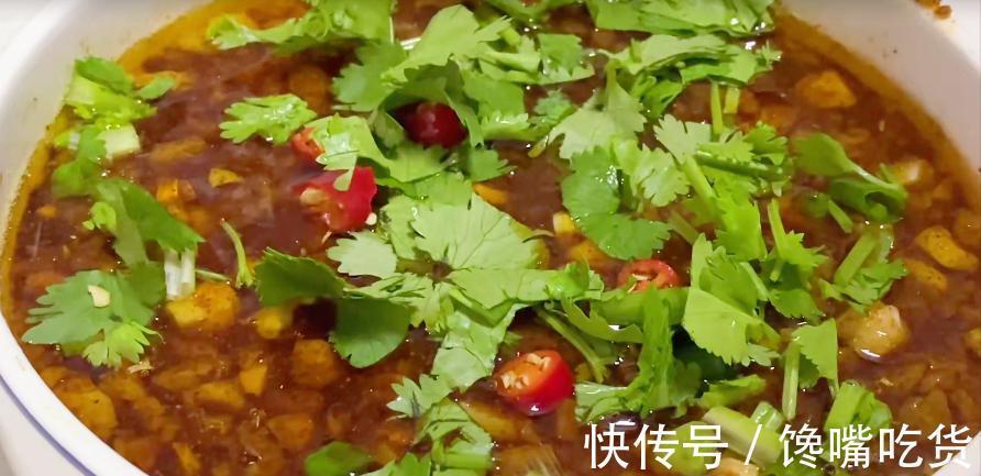 搅拌均匀|教你一个万能凉拌汁的做法，做出来跟饭店的一样香，拌啥菜都贼香