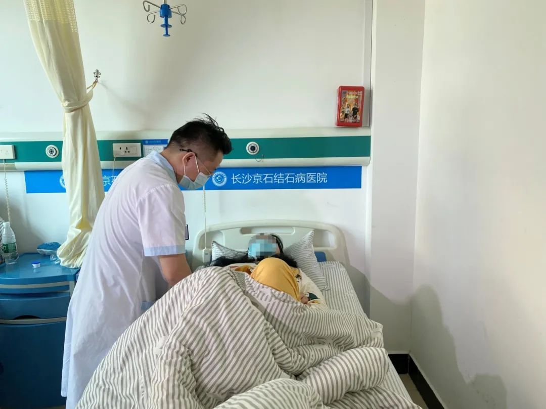 胆囊结石|学生胆结石群体暑期扎堆就诊，胆结石年轻化趋势或与这些因素有关