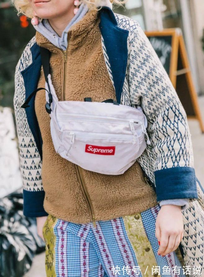 近色系|人到中年别穿得花花绿绿,学40岁博主这样穿,看着比同龄人显年轻