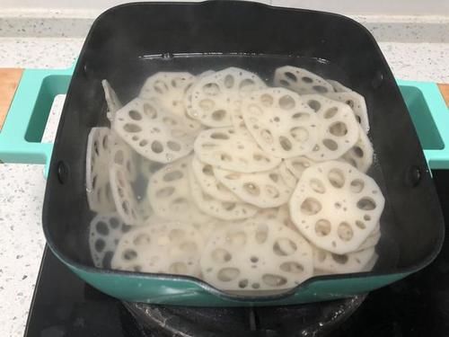 年夜饭必吃的一道素菜，清脆爽口不油腻，寓意好运连连、连年有余