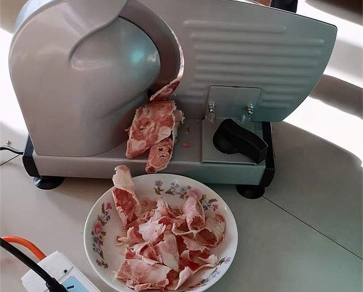 冬天，碰到此肉别手软，一次囤50斤，放冰箱冻起来天冷吃特省事