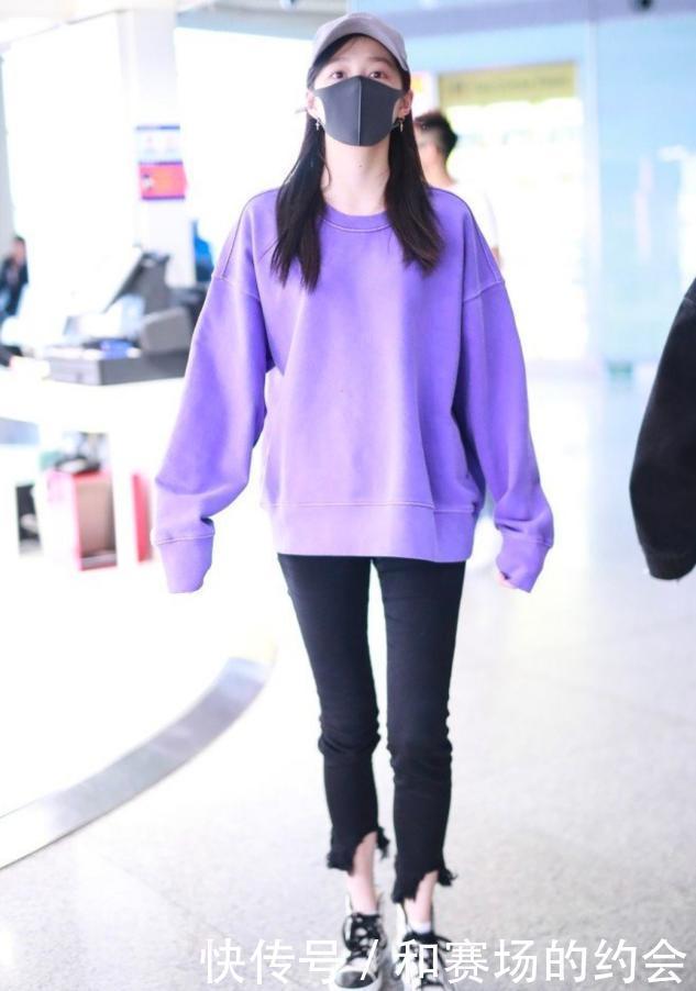 腿短偏胖的女人,穿衣别再塞衣角了,学会这2个技巧,醒目又出彩