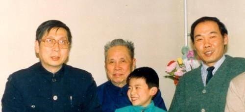 魂归|邱会作墓,魂归故里,89级石阶寓意特殊,墓前16个字概括一生