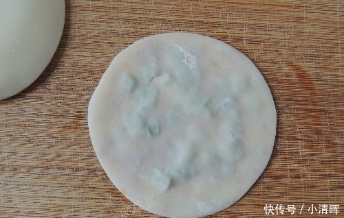 葱油饼|饺子皮买多了?做成它,金黄酥脆,层次分明,刚出锅就被抢光了