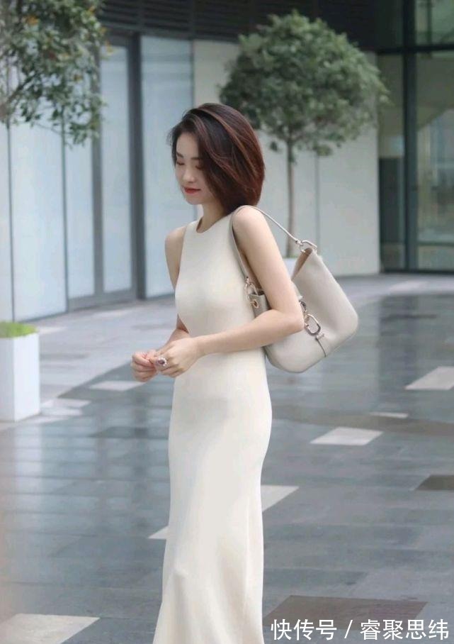 视觉效果 女人的服装穿搭很有讲究,可以穿上精致的裙装,轻松成为优雅女人