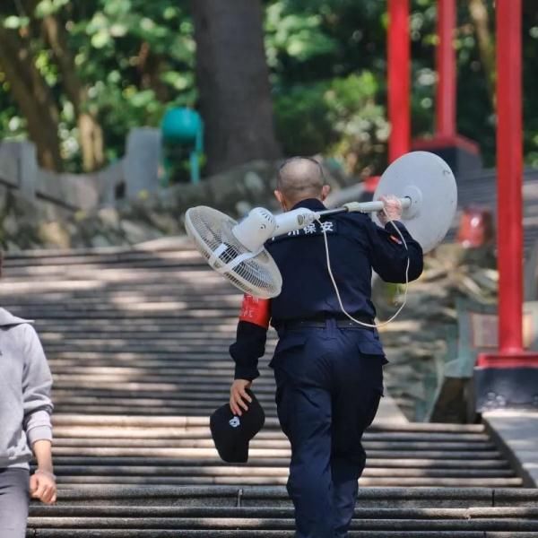 春天|26℃，这就是广州的春天，街坊直接换短袖