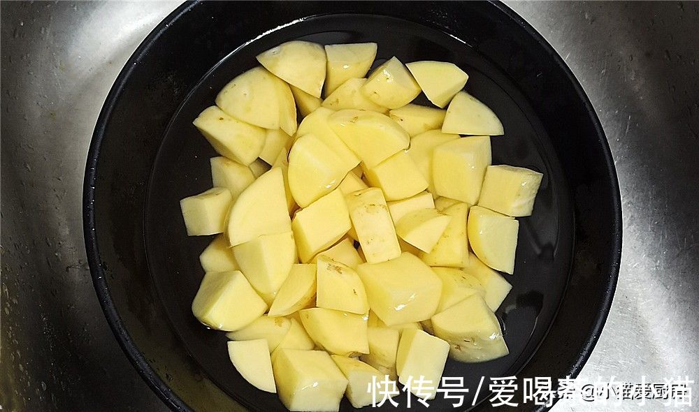大料|国庆节教你做一个土豆焖鸭肉，成菜味道香而不腻，不错的下酒菜