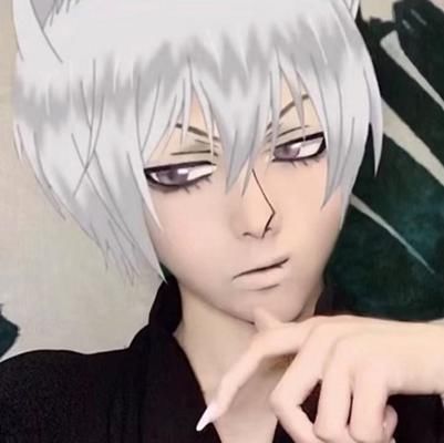 动漫|美妆博主仿妆“巴卫”,开局粉底不要钱看到成品怪我眼拙