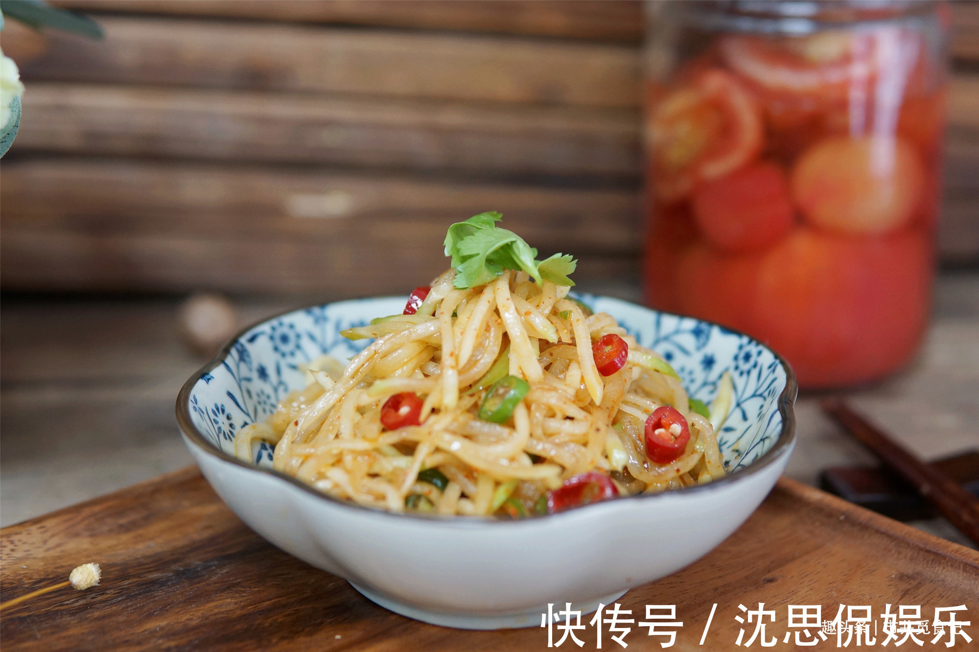 农家奶奶腌萝卜的好方法，12个小时就能吃，香辣可口，嘎嘣脆