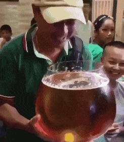 |搞笑GIF:这女生大概再也不敢去推车了,别问俺怎么知道的