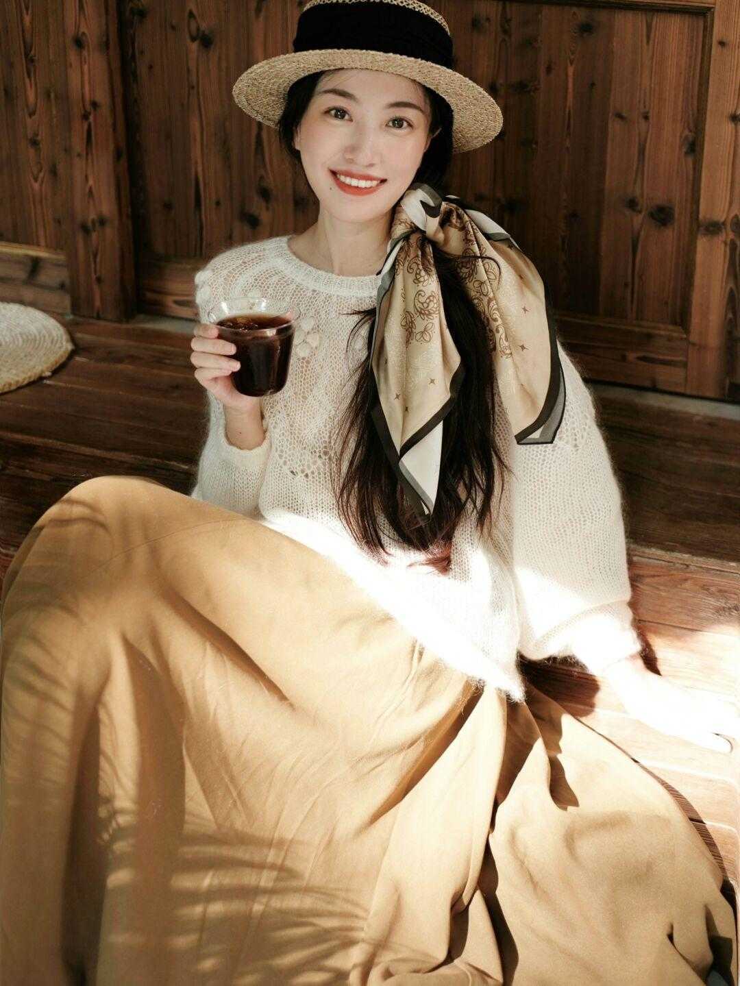 运动鞋|又是一个毛衣的季节,微胖女孩又能很美,拒绝土气就这样穿搭,