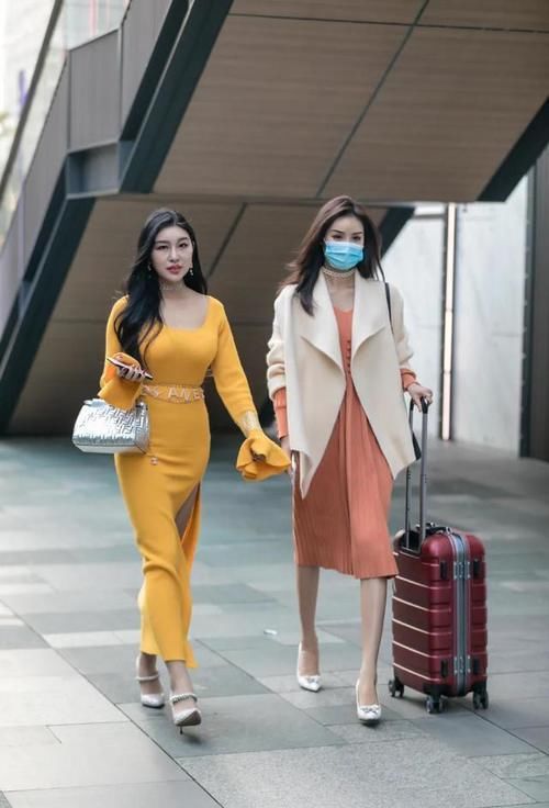 亮橙色针织裙，穿出春季拉风的美，好看有气质御女范十足