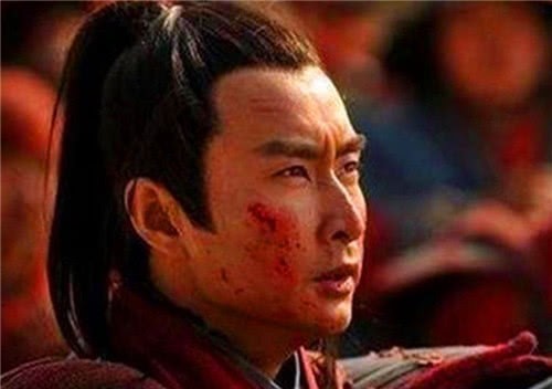 全城|将军打胜仗归来,全城百姓出城迎接,他挥着手笑着对随从说:屠城