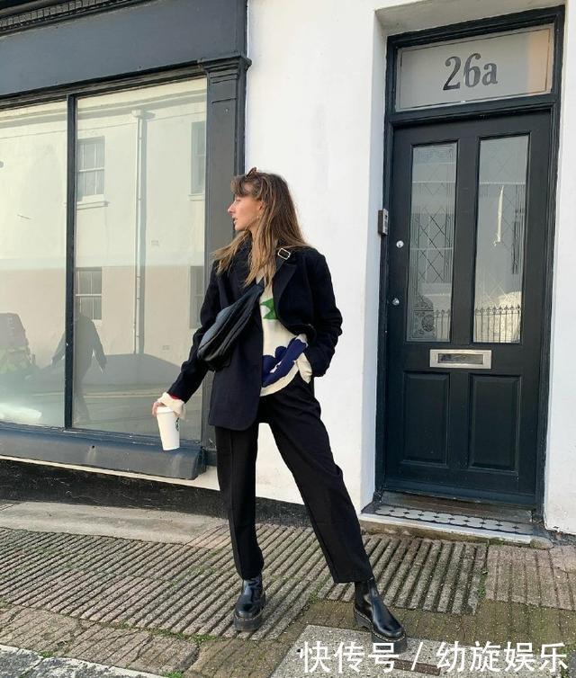 3种牛仔裤穿法,不露脚踝也显腿瘦,保暖时尚都有了