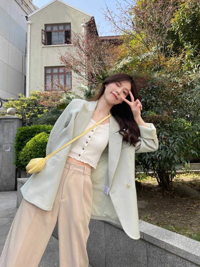 搭配|“初秋”最流行的这几款裤子，不光很好搭配，还能提升气质感