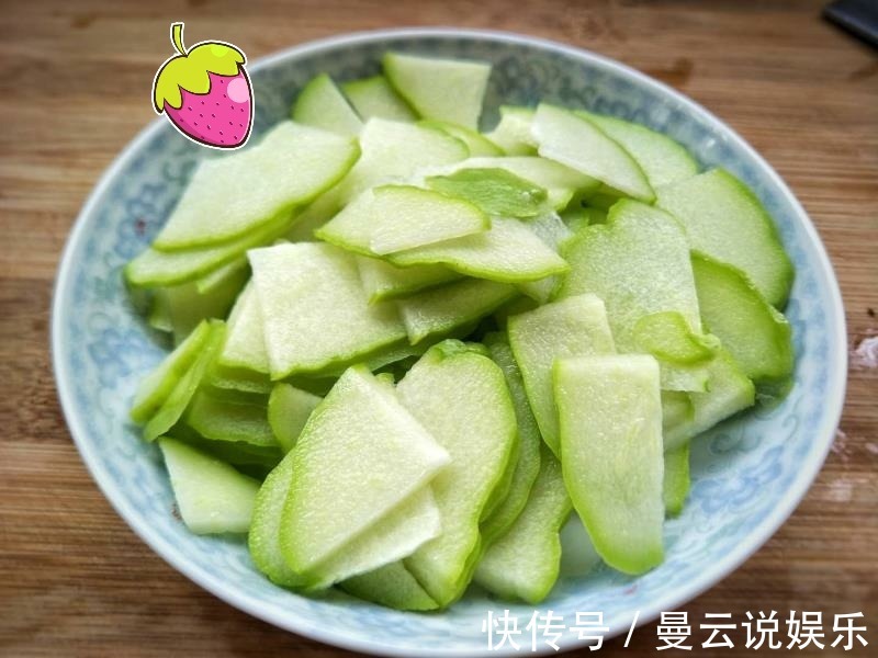 此菜是个宝，家里有小孩子的要多吃，补钙又护眼
