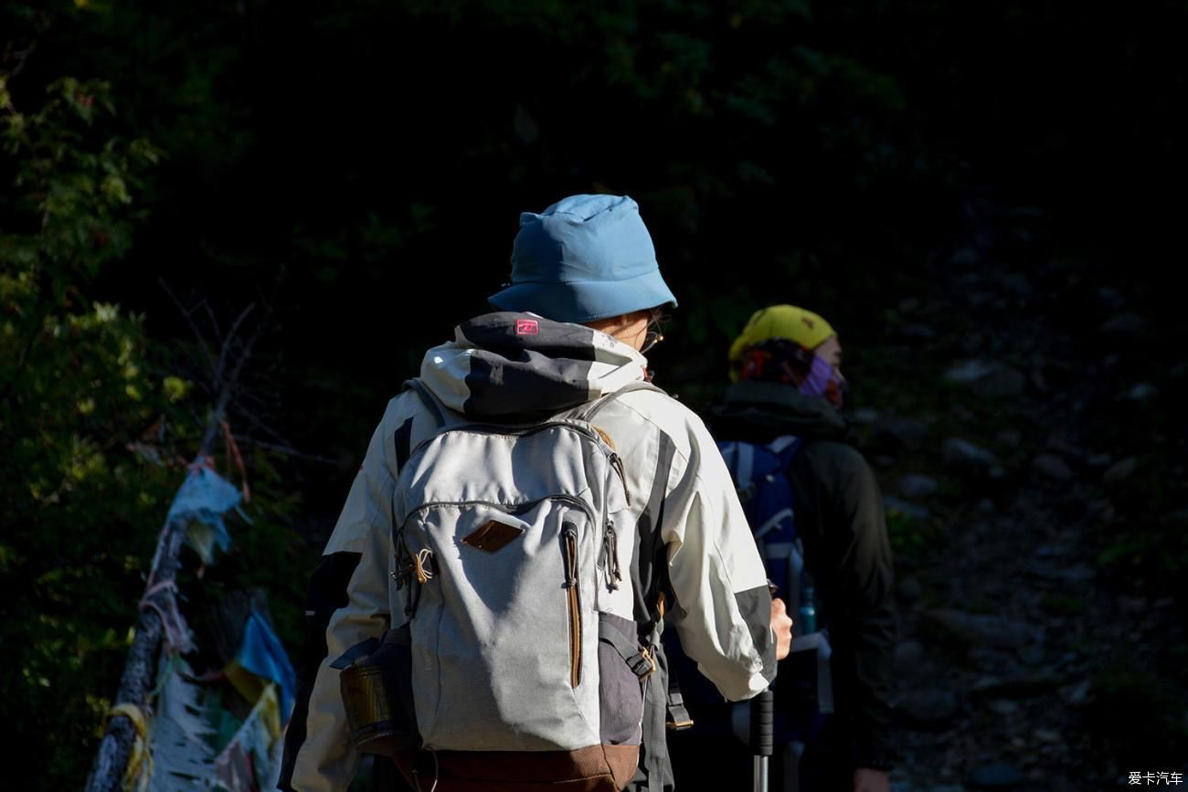 两个地方让我百去不厌，一个是四姑娘山，另一个就是贡嘎山！