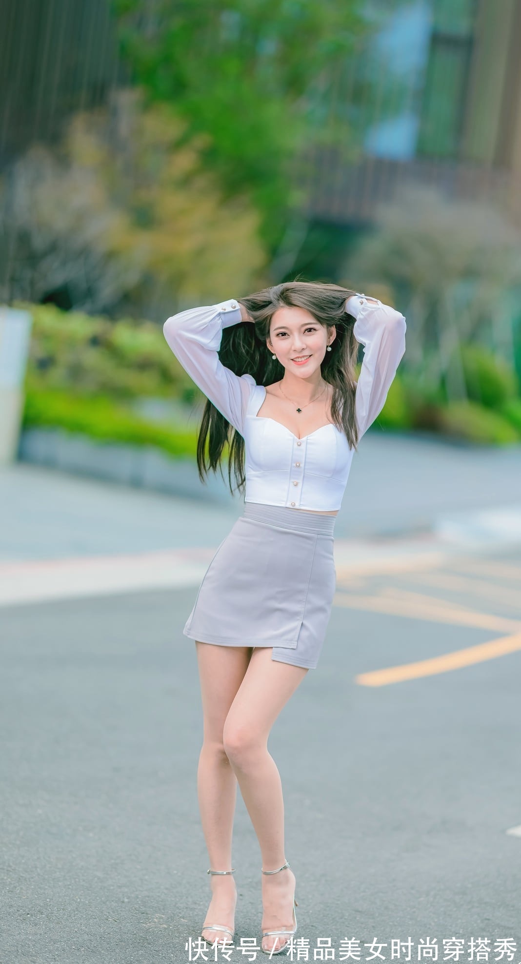 小衫|非常有气质的半身裙与长袖小衫,搭配一双高跟鞋尽显优雅的女人味