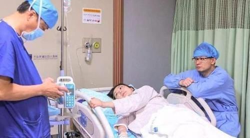 分娩|“最霸气产妇”火遍全网，分娩后自行“走”回病房，医生都看傻了