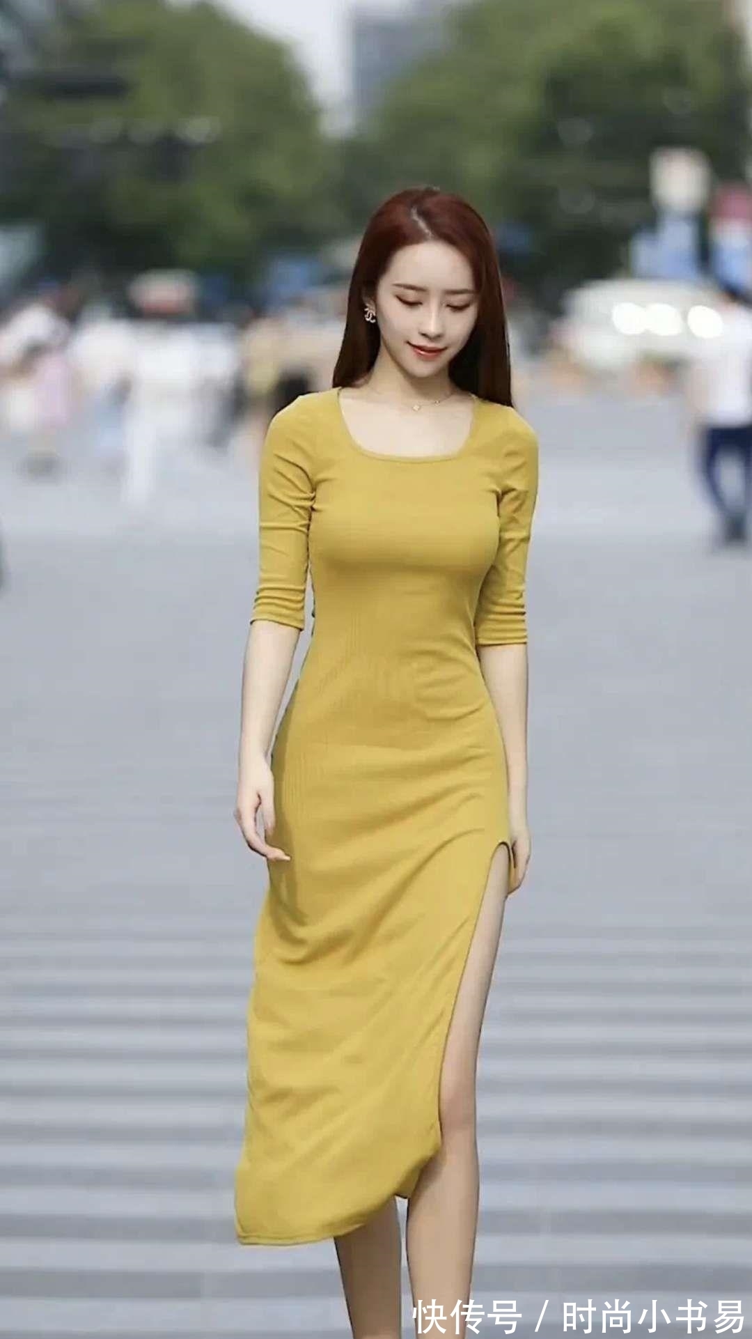 咖色|美女一身奶咖色长裙优雅又大方,搭配灰高跟鞋,气质惊艳十足!