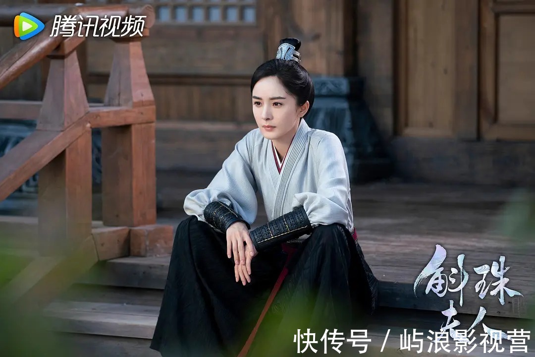 中年女星硬演少女的诅咒,杨幂也没能摆脱