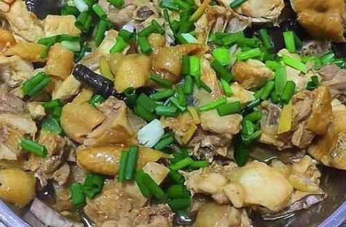 鲜嫩|天热就要多吃蒸菜，这菜蒸一蒸就好，鲜嫩到流口水，好吃停不下筷