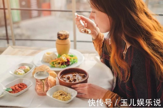 小雅|儿媳坐月子,婆婆这样安排月子餐,亲家母看到女儿和外孙笑开了花