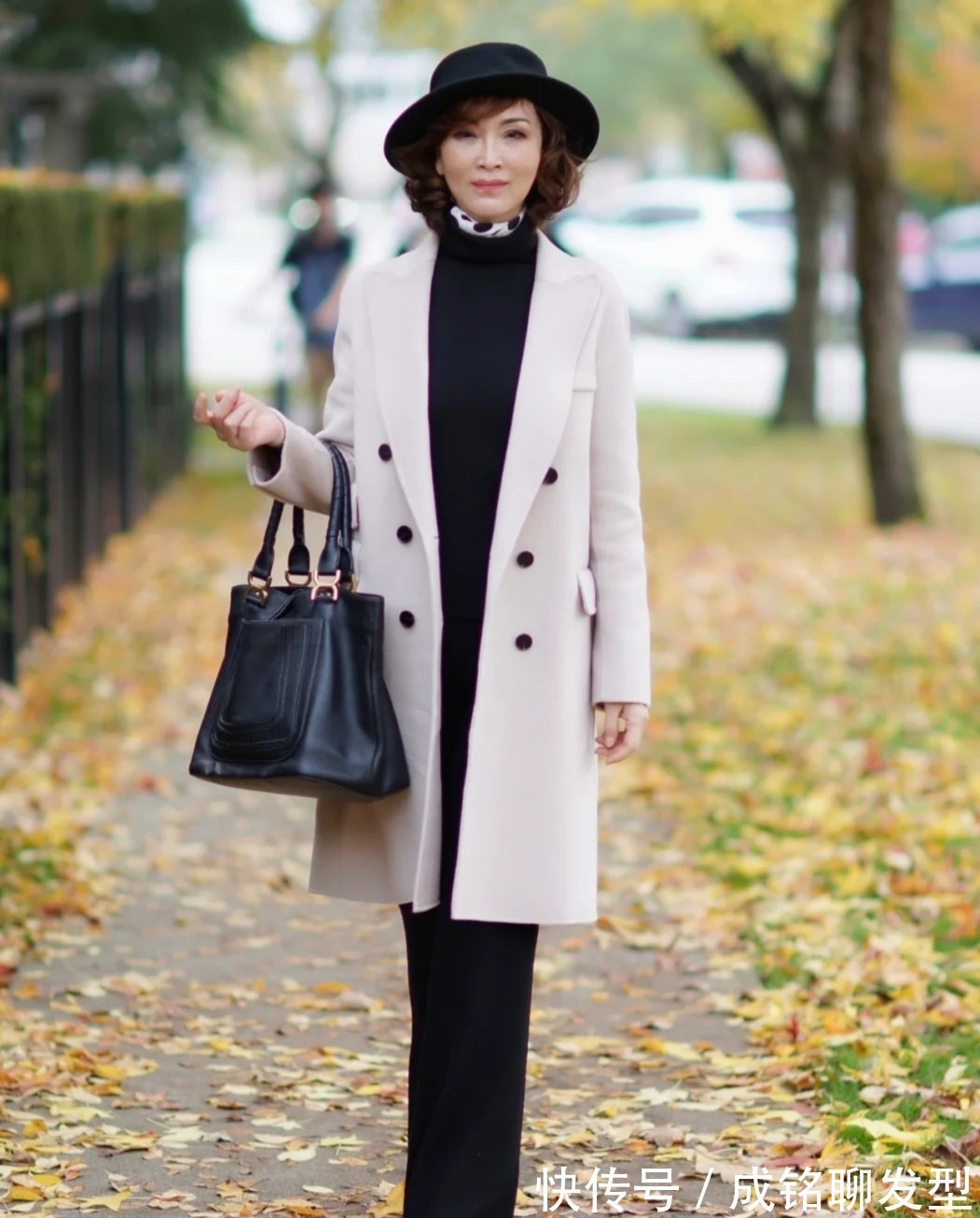 长大衣 终于找到适合五六十岁妈妈们的入冬穿搭!保暖又洋气,显瘦有气质