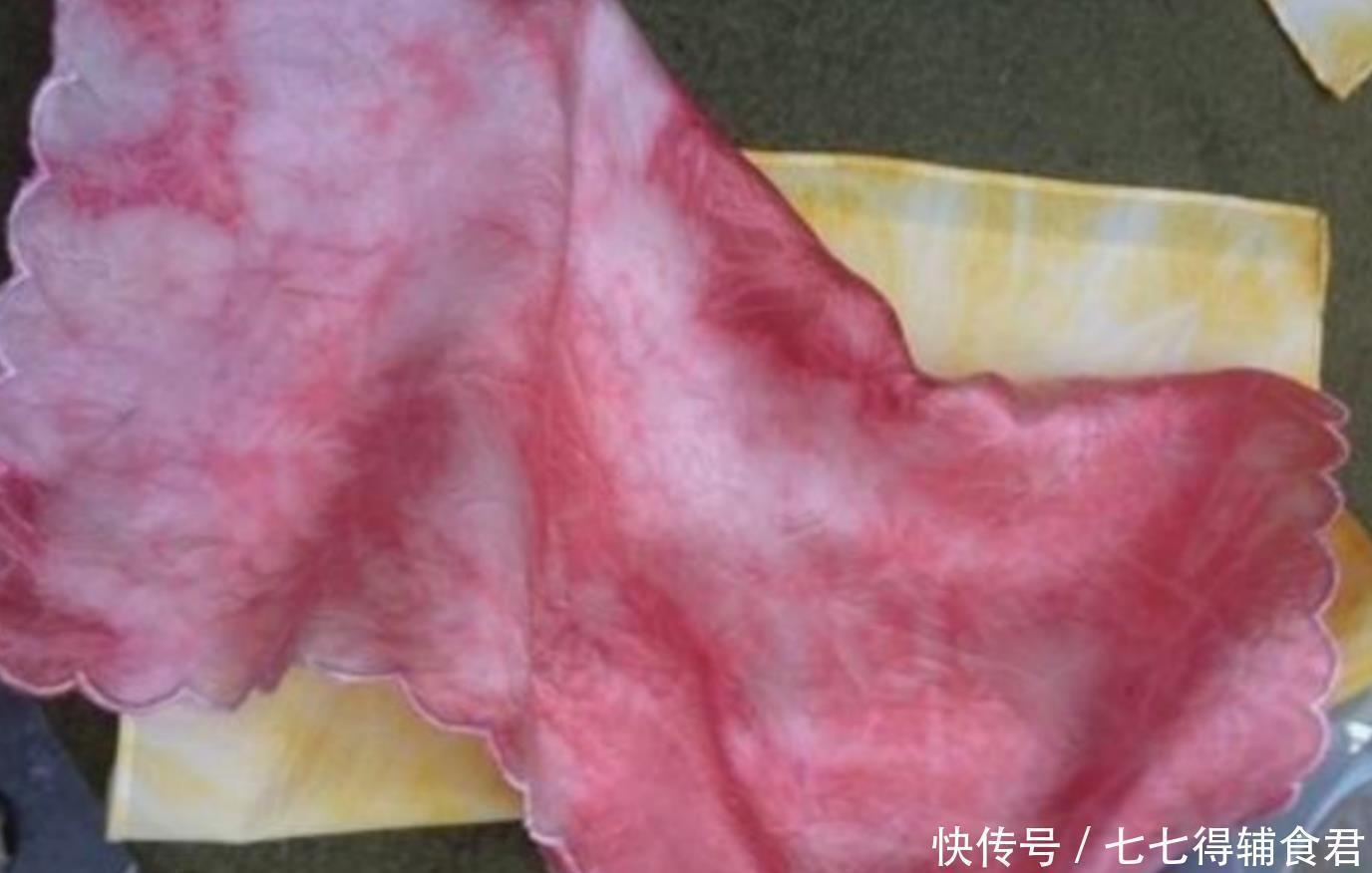 宝妈送老师名贵丝巾,孩子仍不“受宠”,妈妈去问究竟,羞红了脸