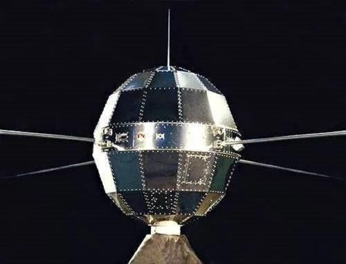 寿命 中国首颗卫星东方红一号,设计寿命仅20天,为何至今仍在飞