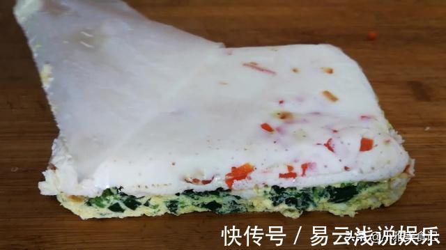 搅拌均匀|我家菠菜从凉拌着吃，加2个鸡蛋，简单几步，上桌孩子抢着吃